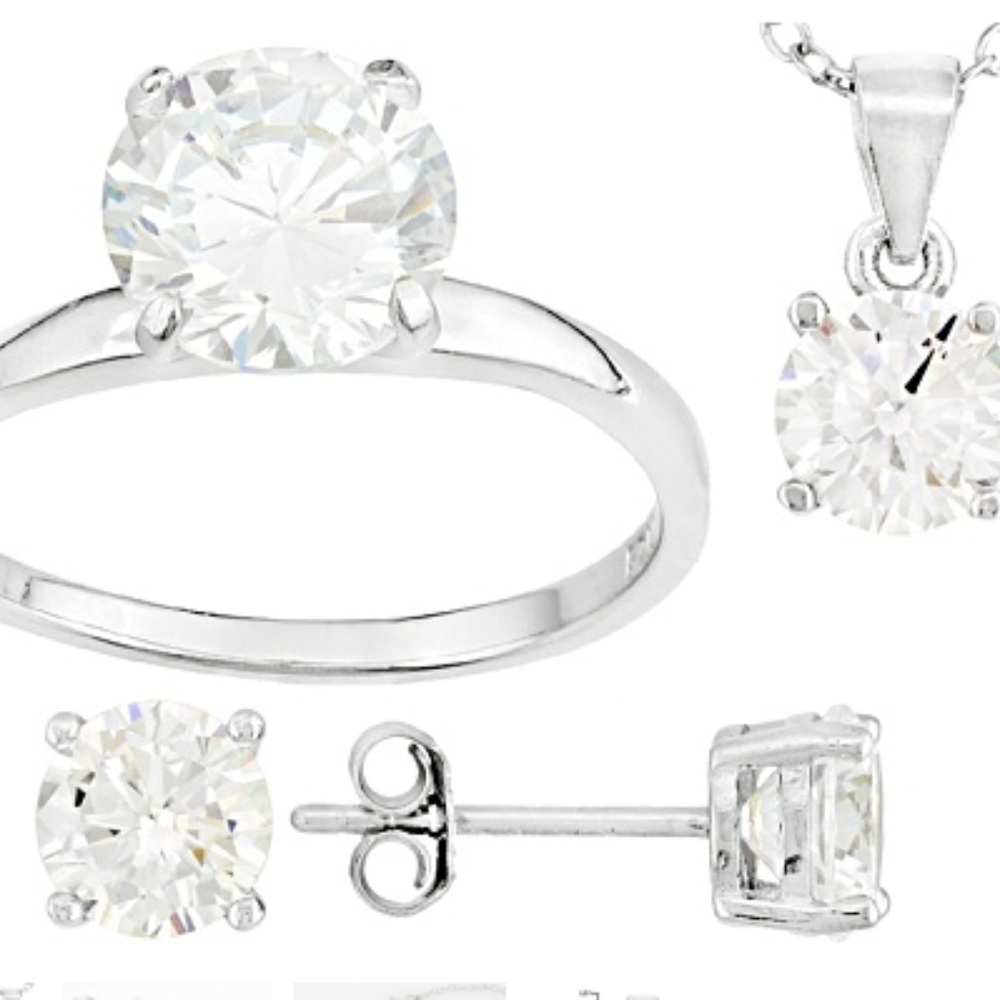 White solitaire in .925 Sterling Silver set S 10